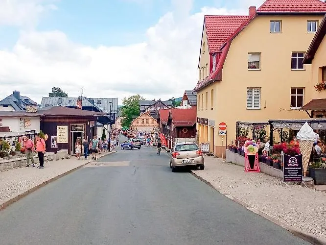 Everysky - Konstytucji 3 Maja 55 *